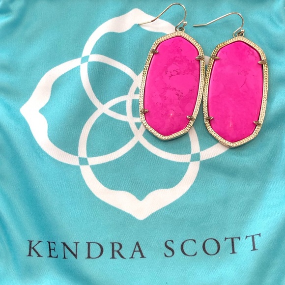 Kendra Scott Jewelry - Kendra Scott Neon Pink Danielle Earrings